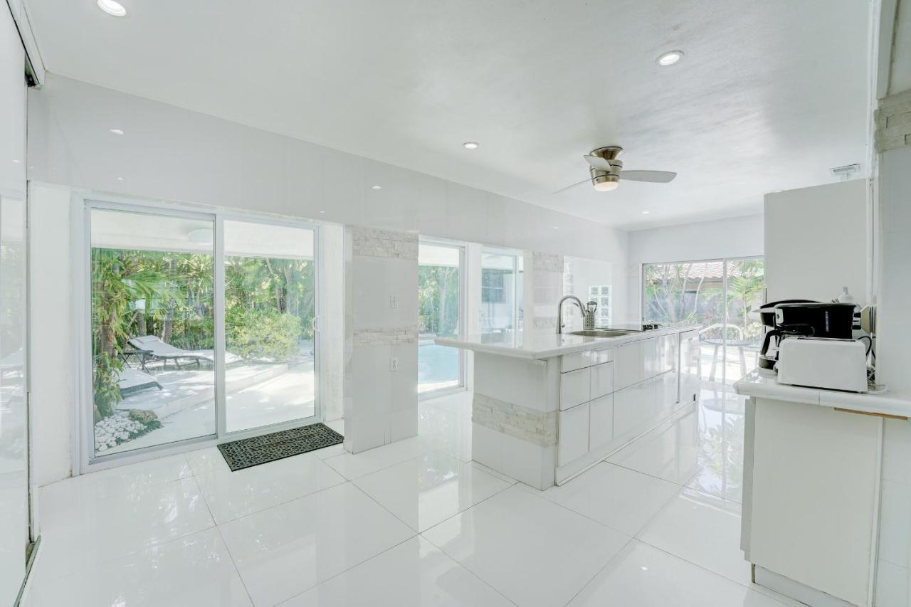 Luxury Tropical Oasis! Huge Saltwater Pool! 1 Mile To Beach! Villa Fort Lauderdale Ngoại thất bức ảnh