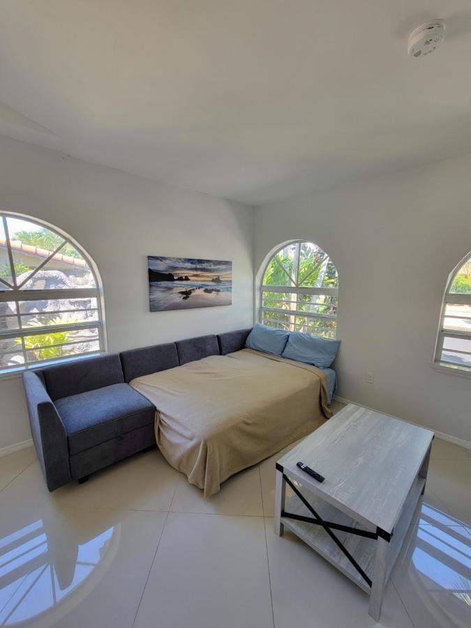 Luxury Tropical Oasis! Huge Saltwater Pool! 1 Mile To Beach! Villa Fort Lauderdale Ngoại thất bức ảnh